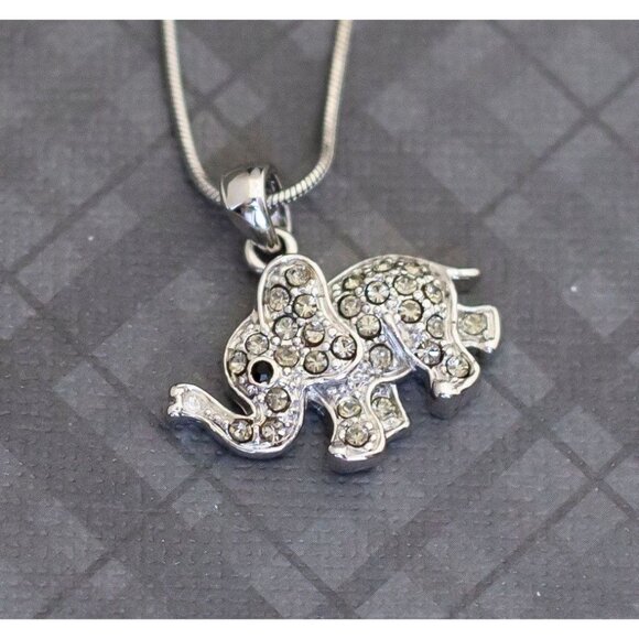 Vintage Rhinestone Elephant Necklace, 18 Inches - G35 - Picture 1 of 3